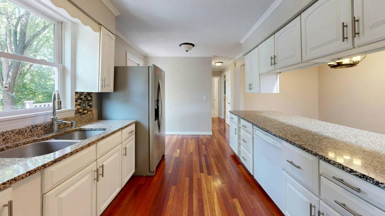 8 Best Kitchen Layouts for MA Cape-Style Homes (Tight Footprint Solutions)