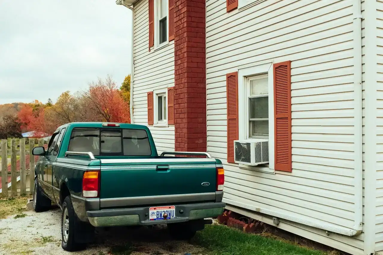8 Roofing Contractor Red Flags Massachusetts Homeowners Should Walk Away From